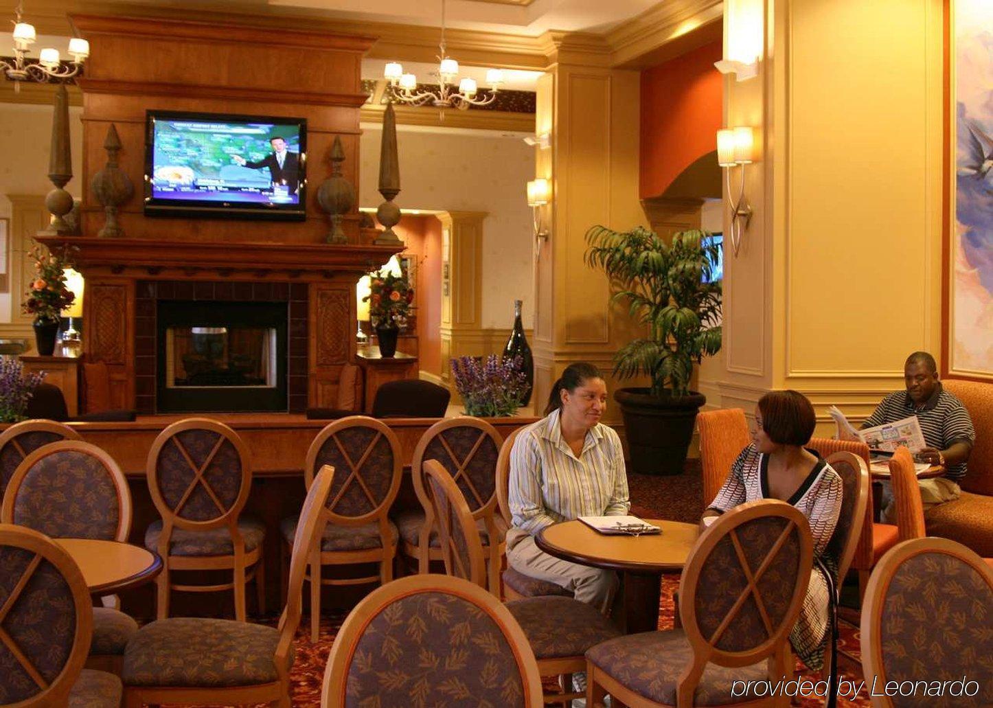 罗利-达勒姆机场/石南溪汉普顿套房酒店 餐厅 照片